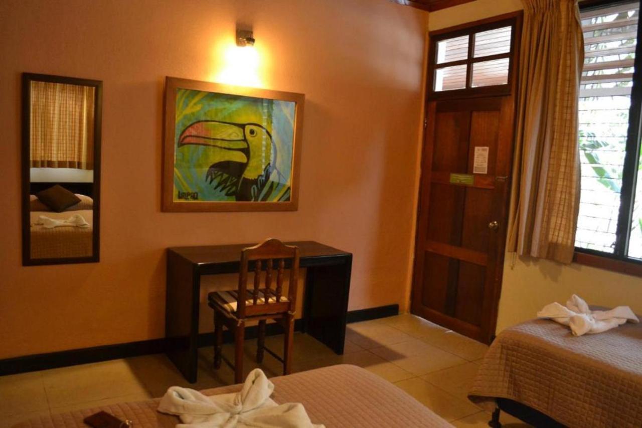 Hotel Jaguar Inn Tikál Zewnętrze zdjęcie