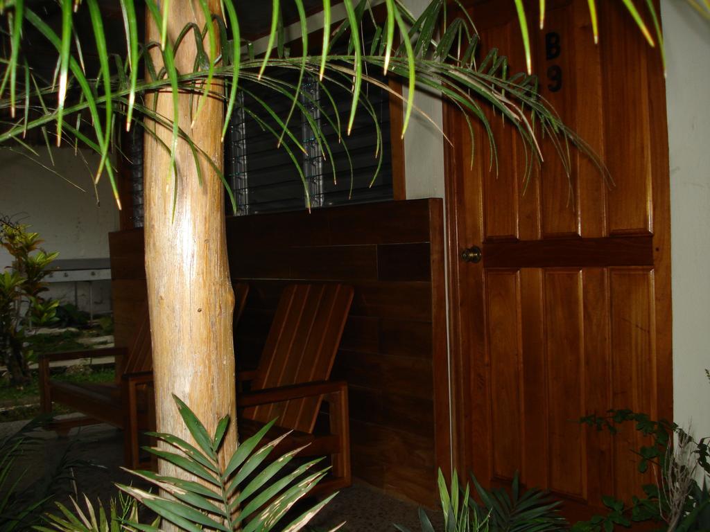 Hotel Jaguar Inn Tikál Zewnętrze zdjęcie