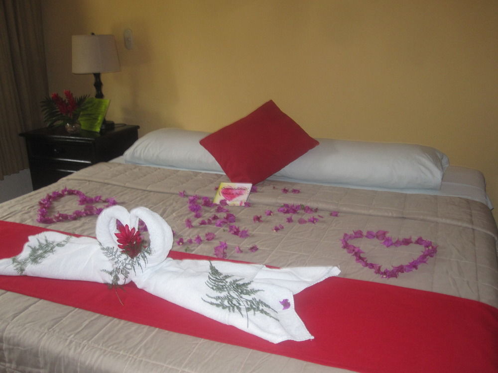 Hotel Jaguar Inn Tikál Zewnętrze zdjęcie