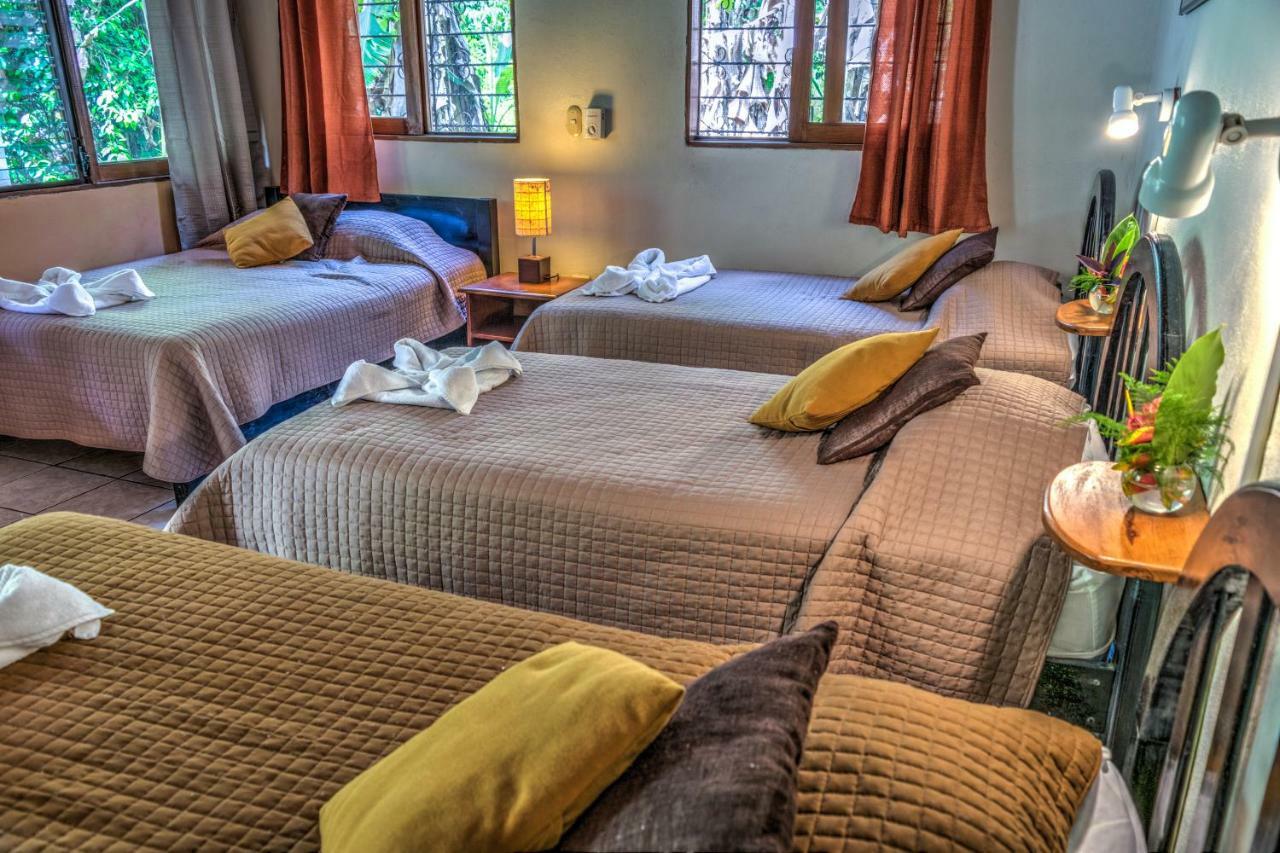 Hotel Jaguar Inn Tikál Zewnętrze zdjęcie